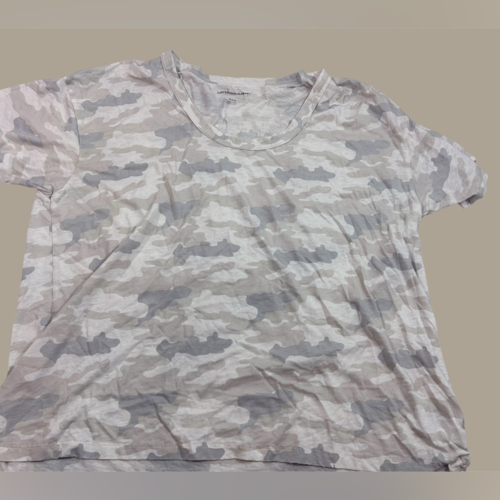 AMERICAN EAGLE MEDIUM ✨ Women's Camouflage Print Top excellent condition